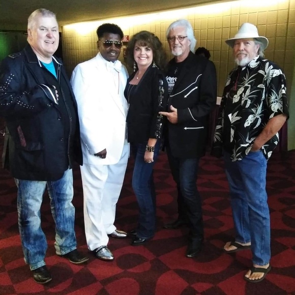 Meet your Posher, Fred - Picture 9 of 13